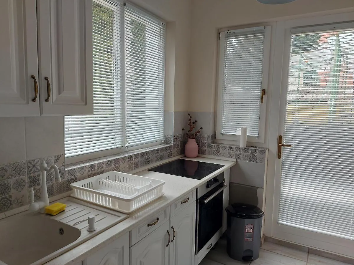 Crystal Apartman Eğri 0*,
