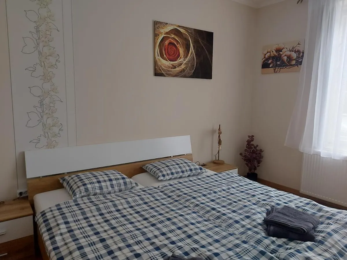 Crystal Apartman 埃格尔 公寓